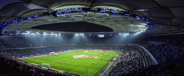 LED projektør på fodboldstadion